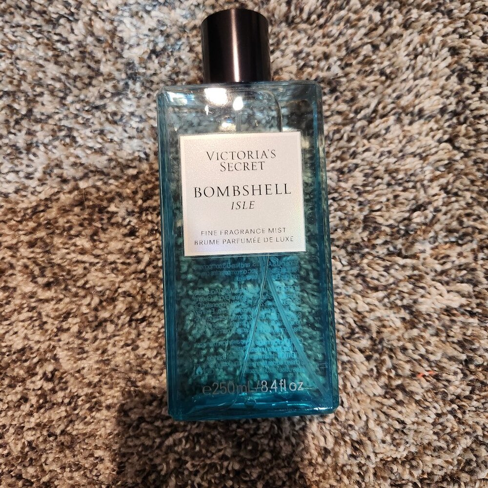 *DISCONTINUED* Victoria Secret Bombshell Isle body spray